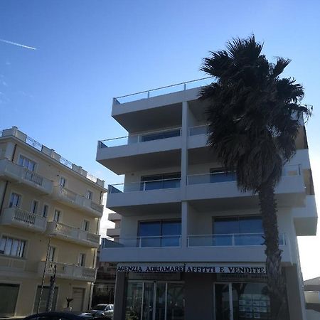 Apartamento Infinito Alba Adriatica Exterior foto